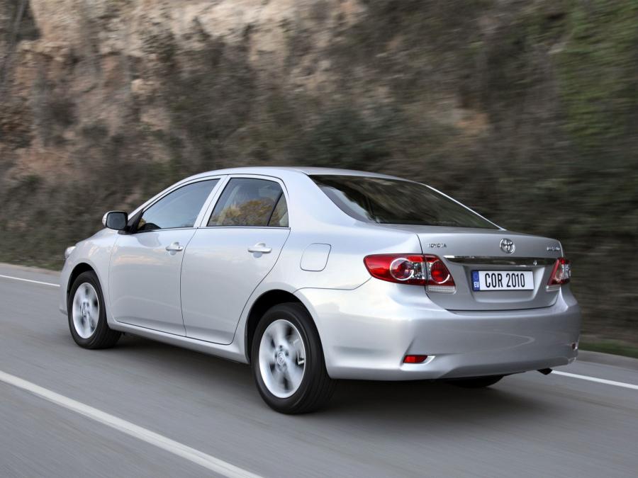  Toyota Corolla Sedan 2010 года  (фото 4 из 15)
